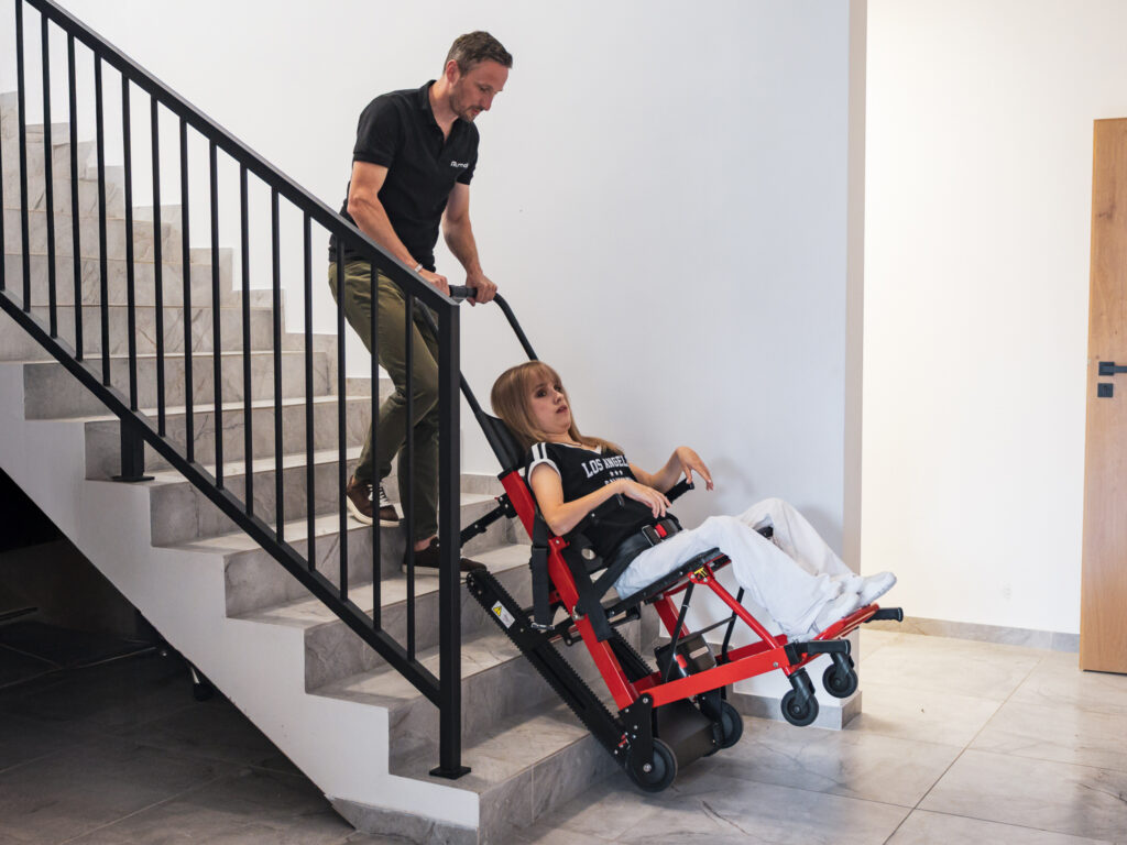 Medilife Step – elektryczny schodołaz gąsienicowy krzesełkowy